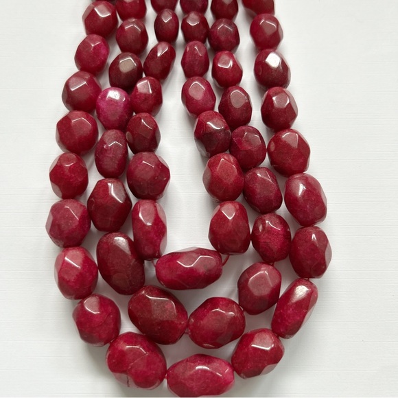 Stunning Triple Strand Red Ruby Graduated Bead Necklace - Picture 5 of 15